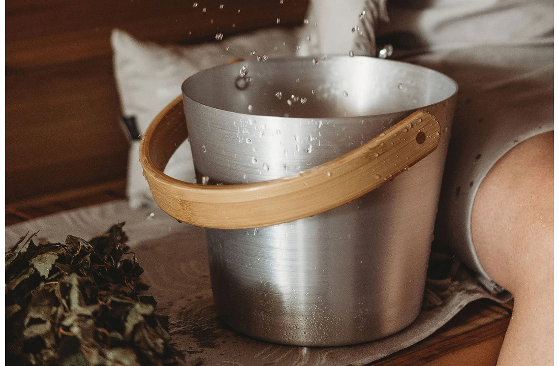 Rento Rento Sauna Emmer Aluminium Met Bamboe Handvat Grijsblauw 5 Rento Rento Sauna Emmer Aluminium Met Bamboe Handvat Grijsblauw - Afbeelding 3